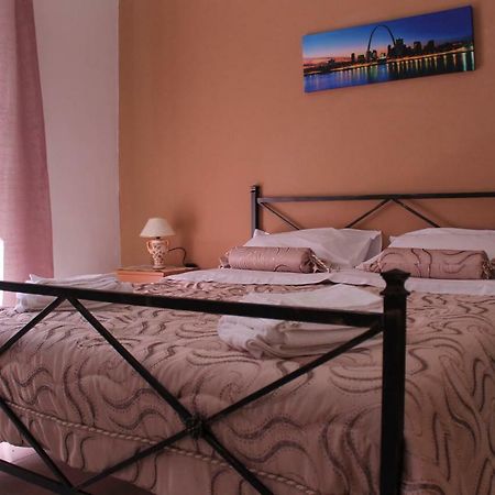 Gisira Appartment Catania Bagian luar foto