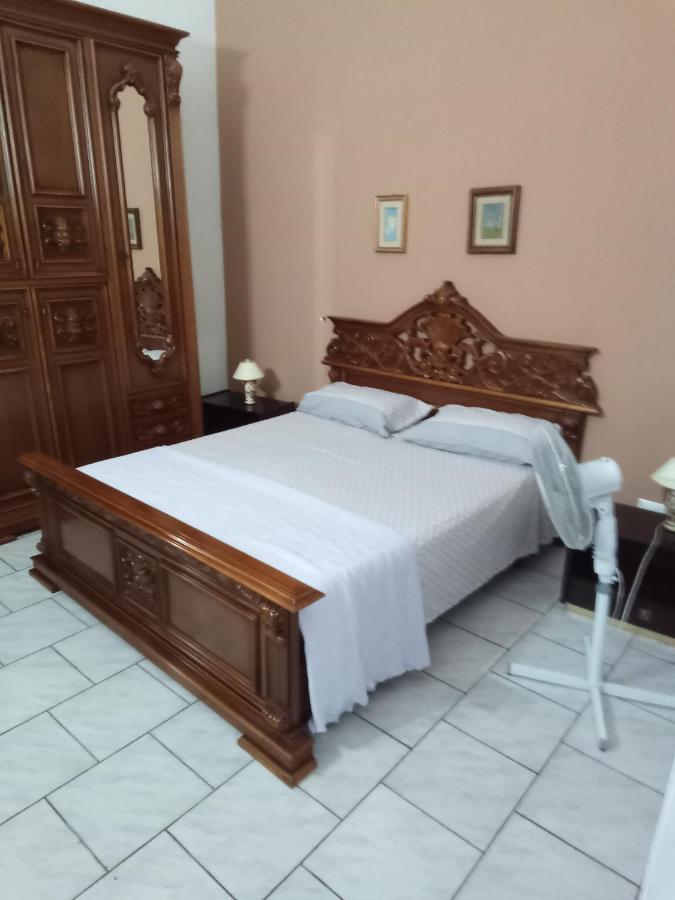 Gisira Appartment Catania Bagian luar foto