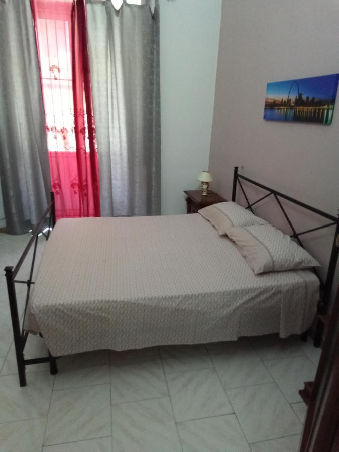 Gisira Appartment Catania Bagian luar foto