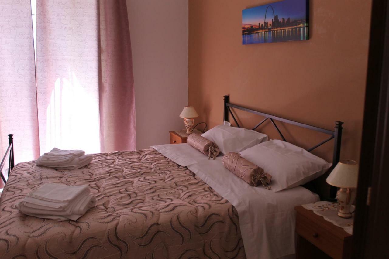 Gisira Appartment Catania Bagian luar foto