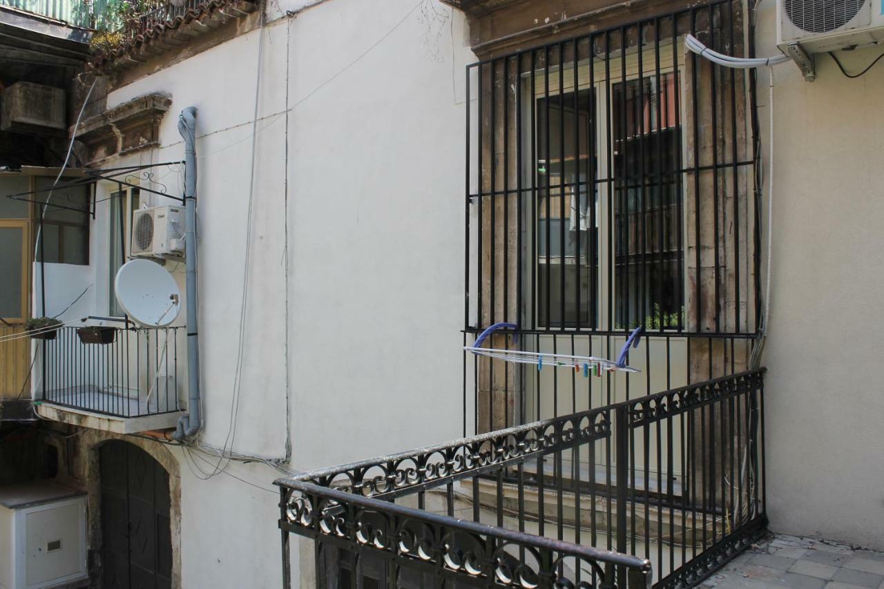 Gisira Appartment Catania Bagian luar foto
