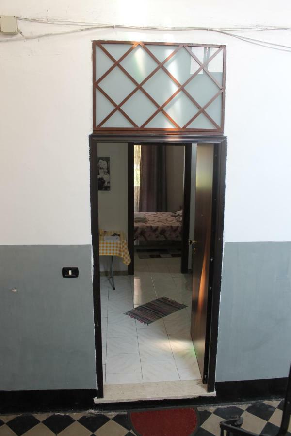 Gisira Appartment Catania Bagian luar foto